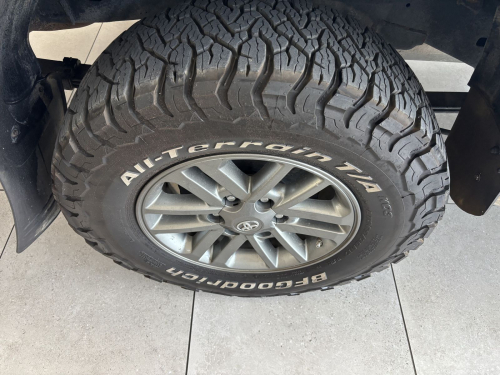 Toyota Hilux 4.0 V6 D/cab 4x4 A/t in Namibia