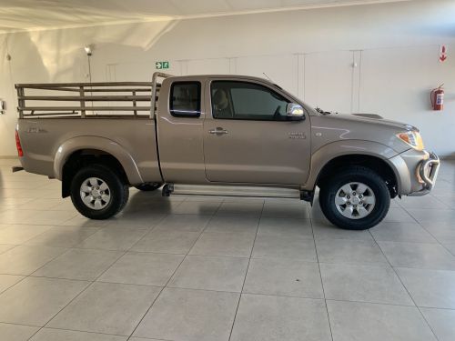 Toyota HILUX EX/CAB 4X4 D4D VIGO M/T in Namibia