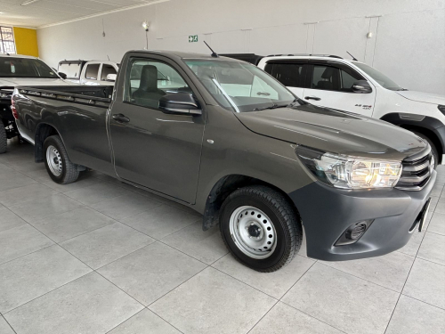 Toyota Hilux 2.0 VVTI 2x4 S/cab in Namibia