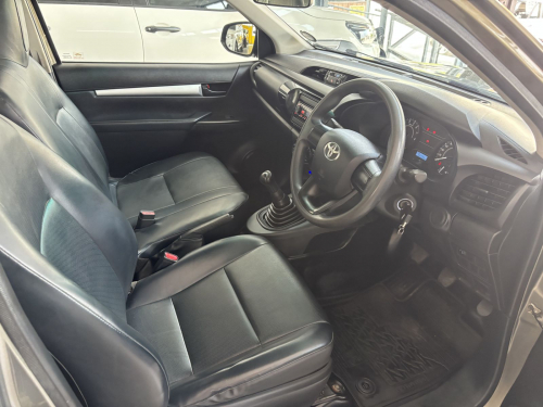 Toyota Hilux 2.0 VVTI 2x4 S/cab in Namibia