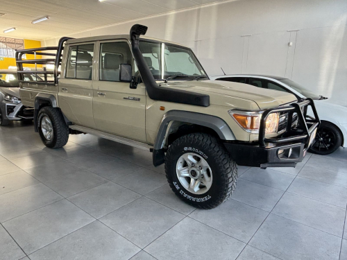 Used Toyota Land Cruiser D/cab 4.0 V6 M/t for sale in Gobabis