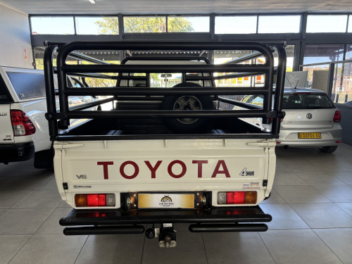 Toyota Land Cruiser S/cab 4.0 V6 M/t in Namibia