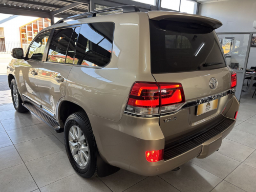 Toyota 200 VXR 4.5 Diesel A/t in Namibia