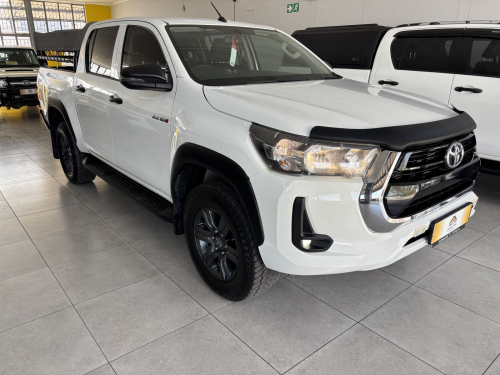 Toyota Hilux D/cab 2.4 M/t 2x4 in Namibia