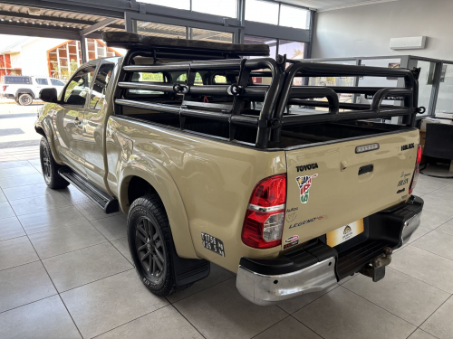 Toyota Hilux Legend 45 3.0 Ex/cab 4x4 M/t in Namibia