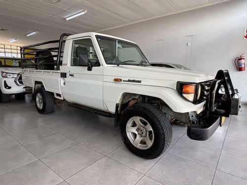 Pre-owned Toyota Land cruiser 4.5 EFI S/CAB for sale in 