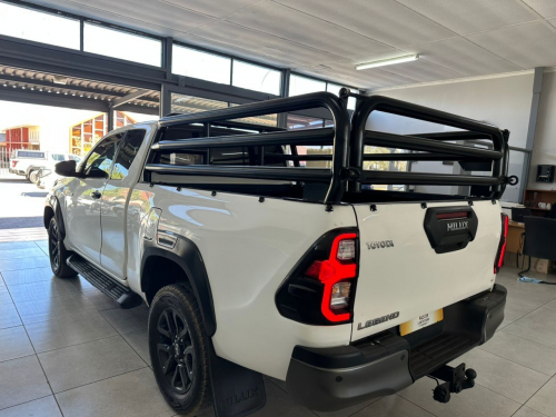 Toyota Hilux Legend 2.8 Ex/cab 2x4 M/t in Namibia