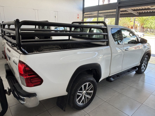 Toyota Hilux Ex/cab 2.8 2x4 A/t in Namibia
