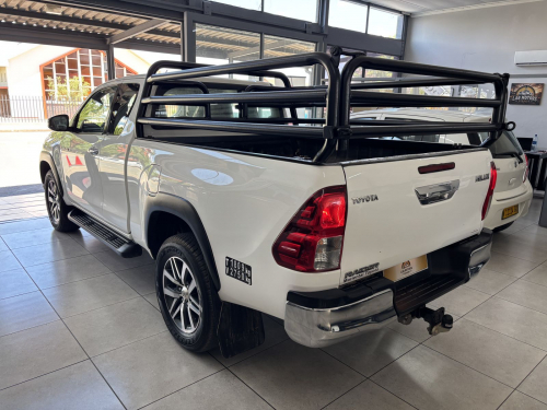 Toyota Hilux Ex/cab 2.8 2x4 A/t in Namibia