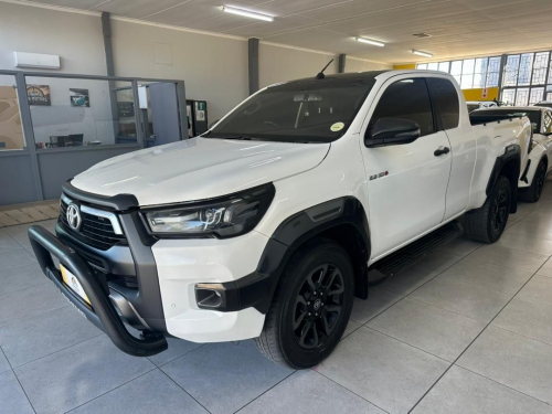 Toyota Hilux Legend 2.8 Ex/cab 2x4 M/t in Namibia
