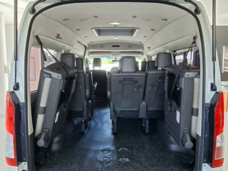 Toyota Quantum 2.8 GL SLWB A/T 14 Seater in Namibia