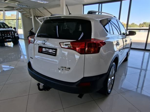 Toyota Rav4 2.5 VX AT AWD in Namibia