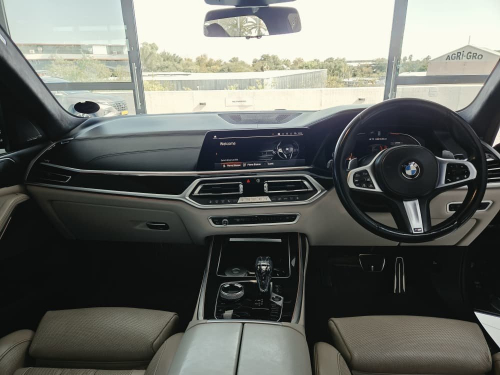 BMW X7 M50D in Namibia