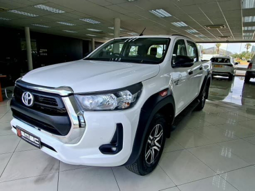 Toyota HIlux 2.4 GD-6 Raider X 4x4 AT in Namibia