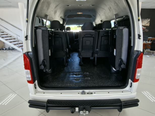 Toyota Quantum Hiace 2.5 D-4D GL 14 Seat MT in Namibia