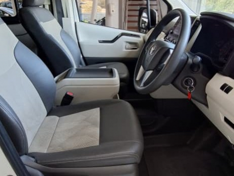 Toyota Quantum 2.8 GL SLWB AT 14 Seater in Namibia