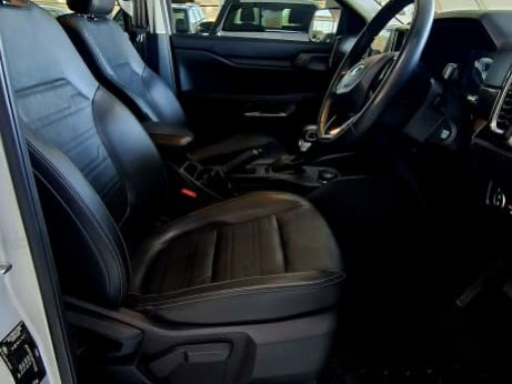 Ford Ranger 2.0D XLT 4x4 A/T in Namibia