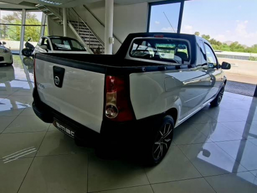 Nissan NP200 1.6 A/C in Namibia