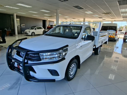 Toyota Hilux 2.0 VVTI A/C MT in Namibia