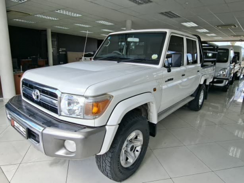 Toyota Landcruiser 79 4.0 V6 4x4 MT in Namibia
