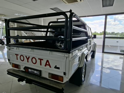 Toyota Landcruiser 79 4.0 V6 4x4 MT in Namibia