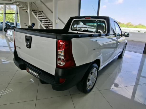 Nissan Np200 1.6 A/C Safety Pack in Namibia