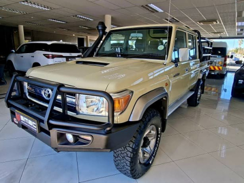 Toyota Land Cruiser 79 4.5D DCab V8 MT in Namibia
