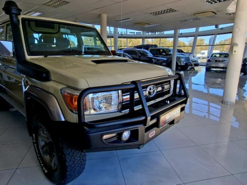 Toyota Land Cruiser 79 4.5D DCab V8 MT in Namibia
