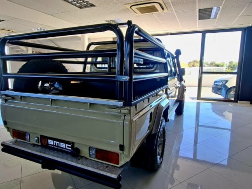 Toyota Land Cruiser 79 4.5D DCab V8 MT in Namibia