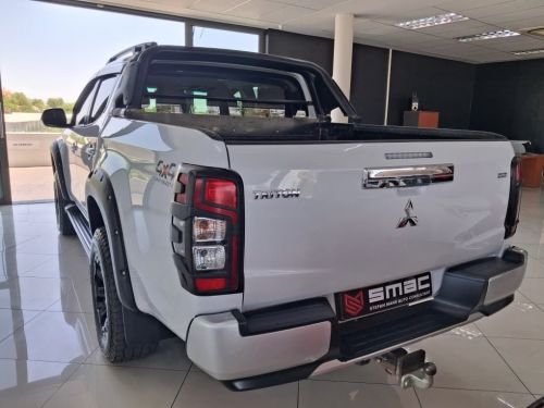 Mitsubishi Triton DI-DC 4x4 AT D/C in Namibia
