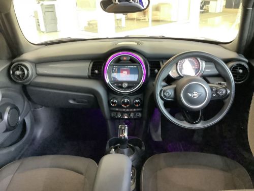 Mini COOPER 1.5 TURBO A/T in Namibia