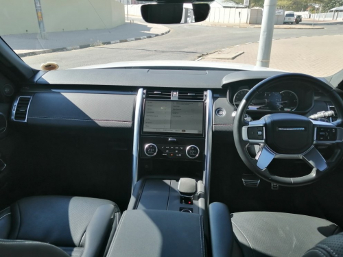 Land Rover DISCOVERY 30TD HSE R-DYNAMIC D300 in Namibia