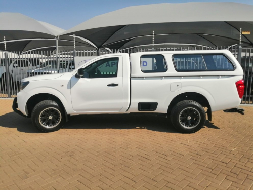 Nissan NAVARA 2.5DDTI XE S/C 4X4 in Namibia