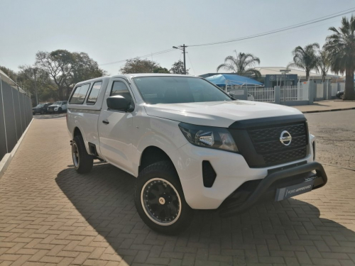 Pre-owned Nissan NAVARA 2.5DDTI XE S/C 4X4 for sale in 