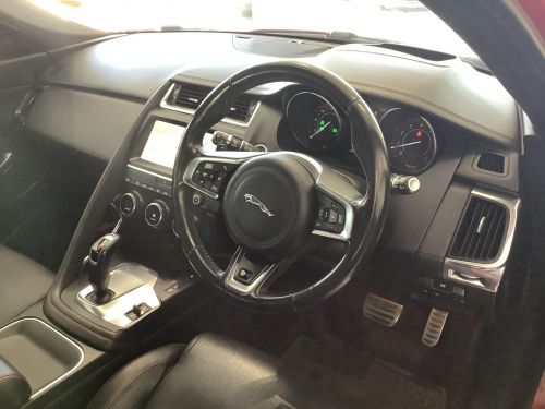 Jaguar E PACE in Namibia
