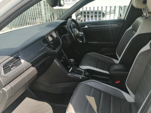 Volkswagen T-ROC 2.0 TSI 4M R-LINE DSG in Namibia