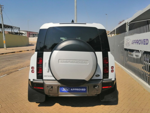 Land Rover DEFENDER 110 D240 HSE 177KW in Namibia
