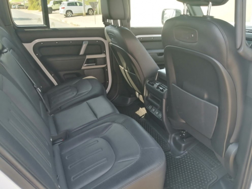 Land Rover DEFENDER 110 D240 HSE 177KW in Namibia