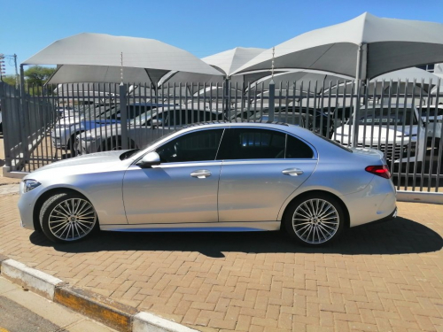 Mercedes-Benz C CLASS C220 D A/T in Namibia
