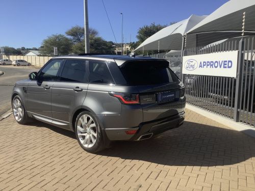 Land Rover RANGE ROVER SPORT 4.4SD V8 HSE in Namibia