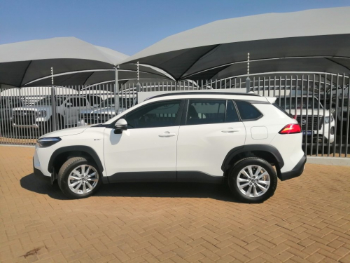 Toyota CROSS 1.8 XS HYBRID in Namibia