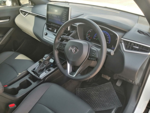 Toyota CROSS 1.8 XS HYBRID in Namibia