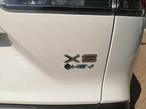 Toyota CROSS 1.8 XS HYBRID in Namibia