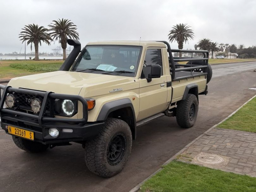 Toyota LAND CRUISER 2.8 4x4 S/Cab AT in Namibia
