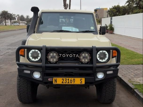 Toyota LAND CRUISER 2.8 4x4 S/Cab AT in Namibia