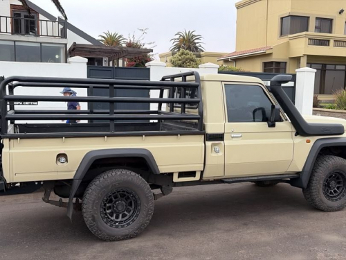 Toyota TOYOTA LAND CRUISER 2.8 4x4 S/Cab AT in Namibia