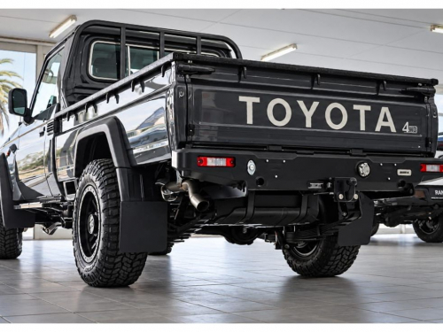 Toyota TOYOTA LAND CRUISER 2.8 S/CAB 4x4 AUTO in Namibia