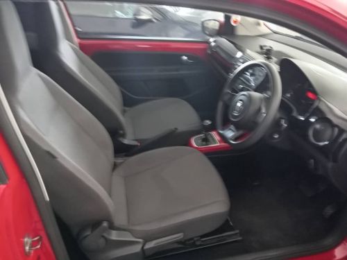 Volkswagen UP 1.0 Auto in Namibia