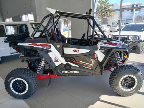 Polaris RZR 1000 XP in Namibia