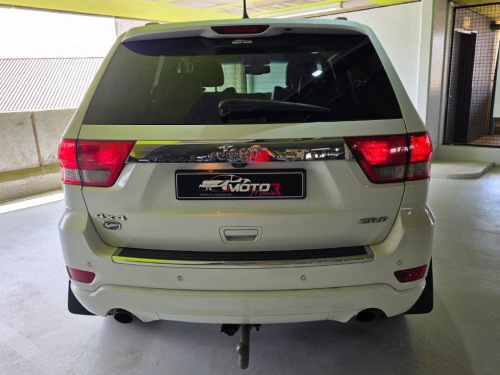 Jeep Grand Cherokee 3.0 V6 Crd Overland in Namibia